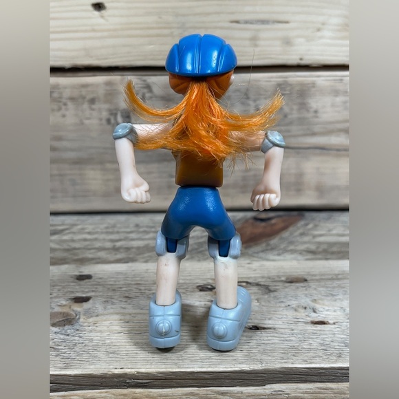 Disney Kim Possible 4” Rollerskating Figure 2003 McDonalds Helmet Kneepads Toy - Picture 6 of 6